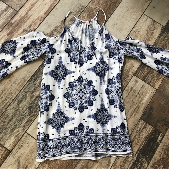 Forever 21 Dresses & Skirts - F21 Cold Shoulder Dress